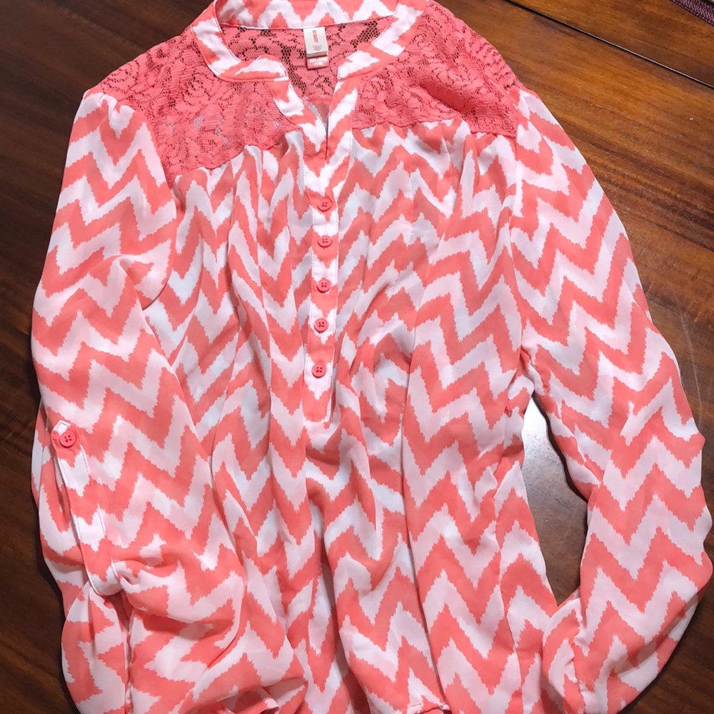 Light 3/4 button down.